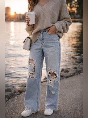 Madden NYC Light Wash Distressed Jeans Wide Leg Ripped Denim High Rise Y2K Baggy